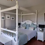 לינה וארוחת בוקר Stella Maris Bed And Breakfast, On The 4*