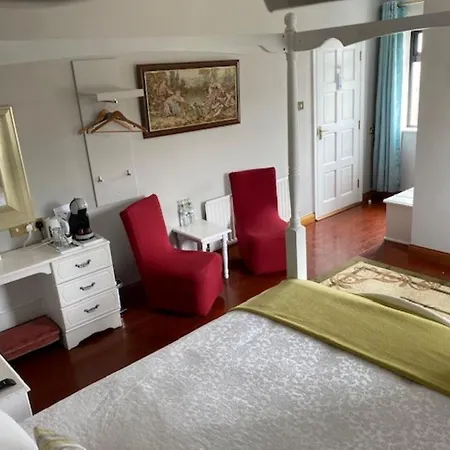 לינה וארוחת בוקר Stella Maris Bed And Breakfast, On The Keel (Mayo)
