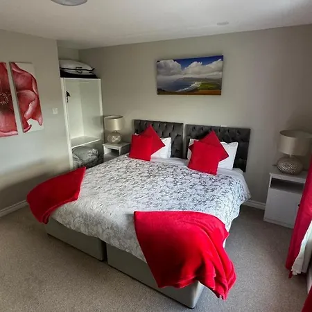 לינה וארוחת בוקר Stella Maris Bed And Breakfast, On The Keel (Mayo)